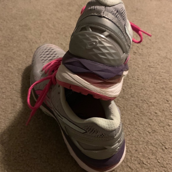 ASICS women’s gel Kayano 23 silver/pink size 7 - Picture 4 of 7